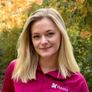 Claire Thrift - Resume Photo (1) Claire Thrift - Resume Photo (1)